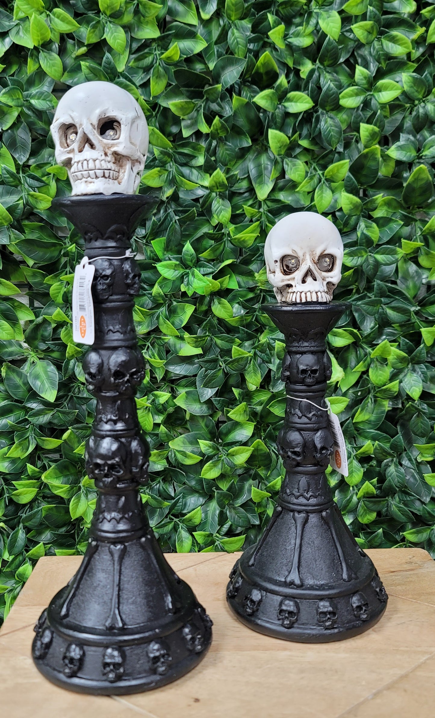 Skulls Pedestal