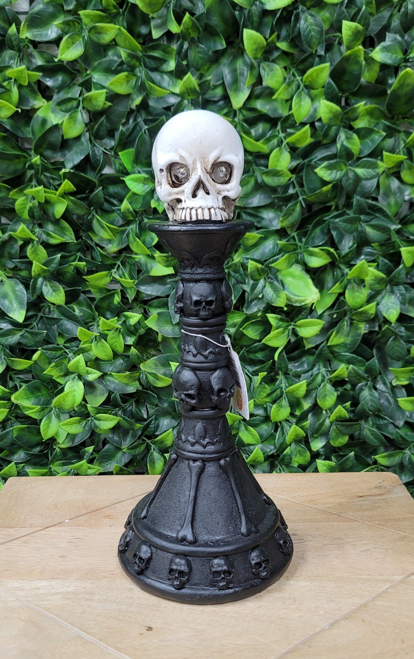 Skulls Pedestal