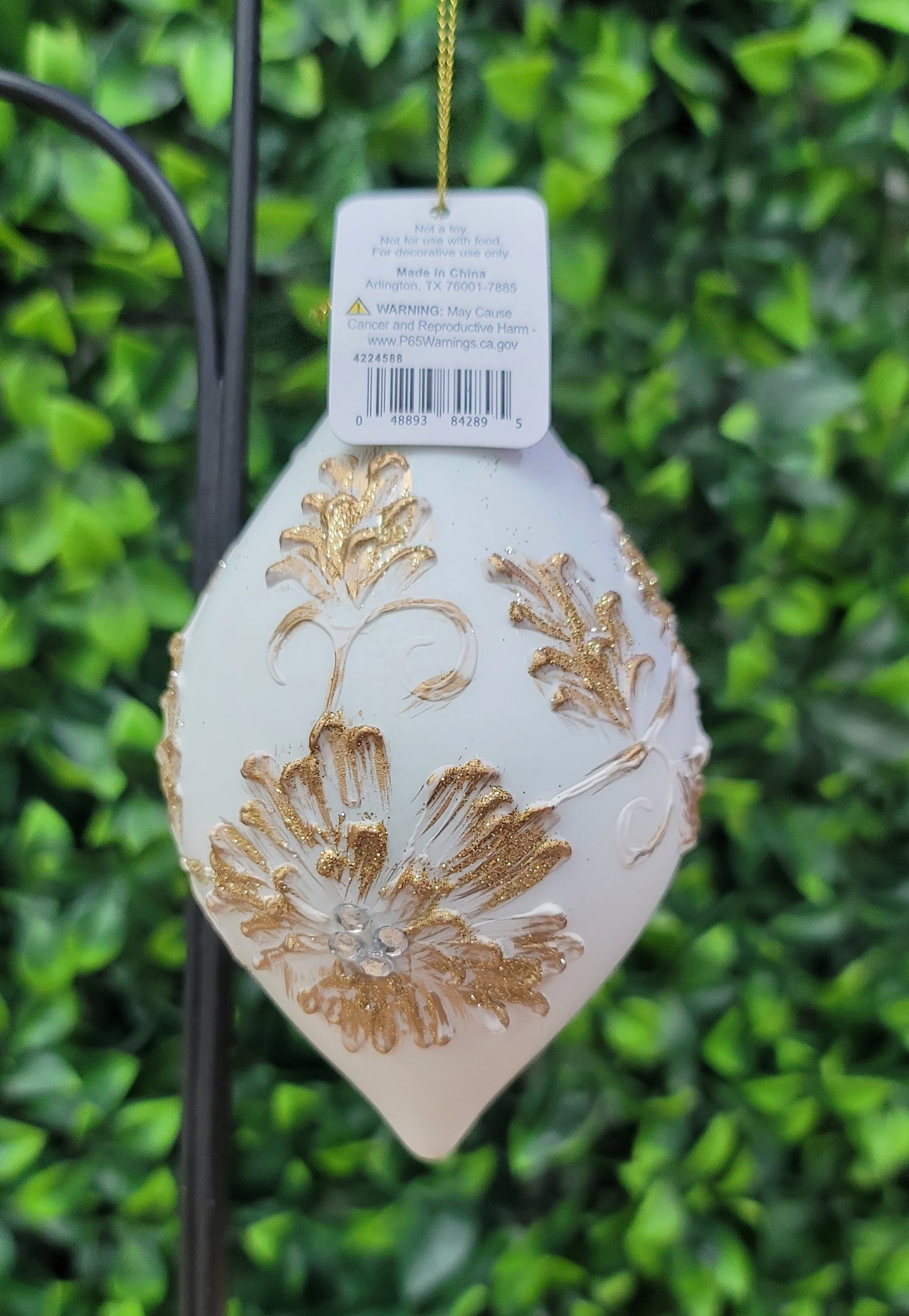 White/Gold Floral Ornament