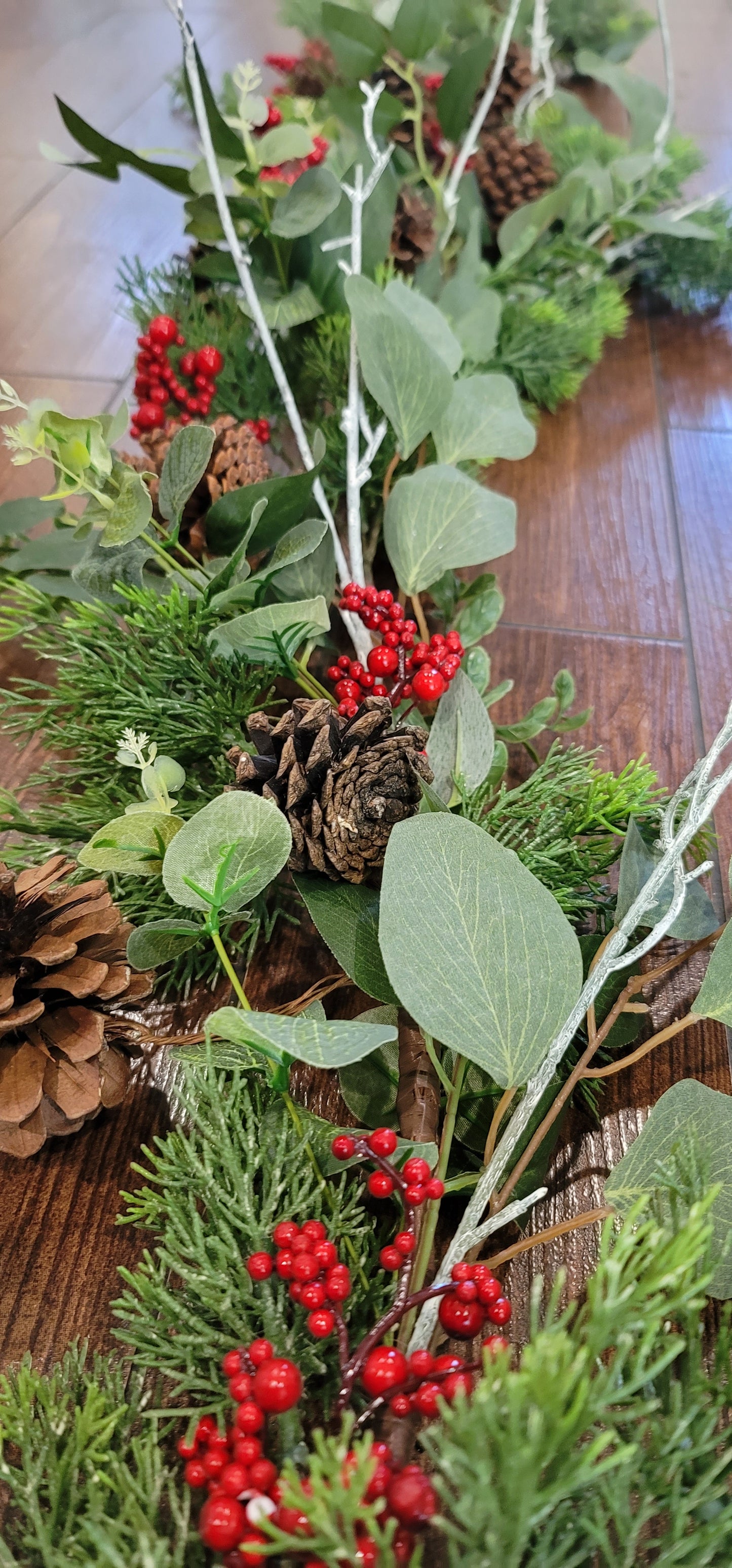 Pine/Berry Garland