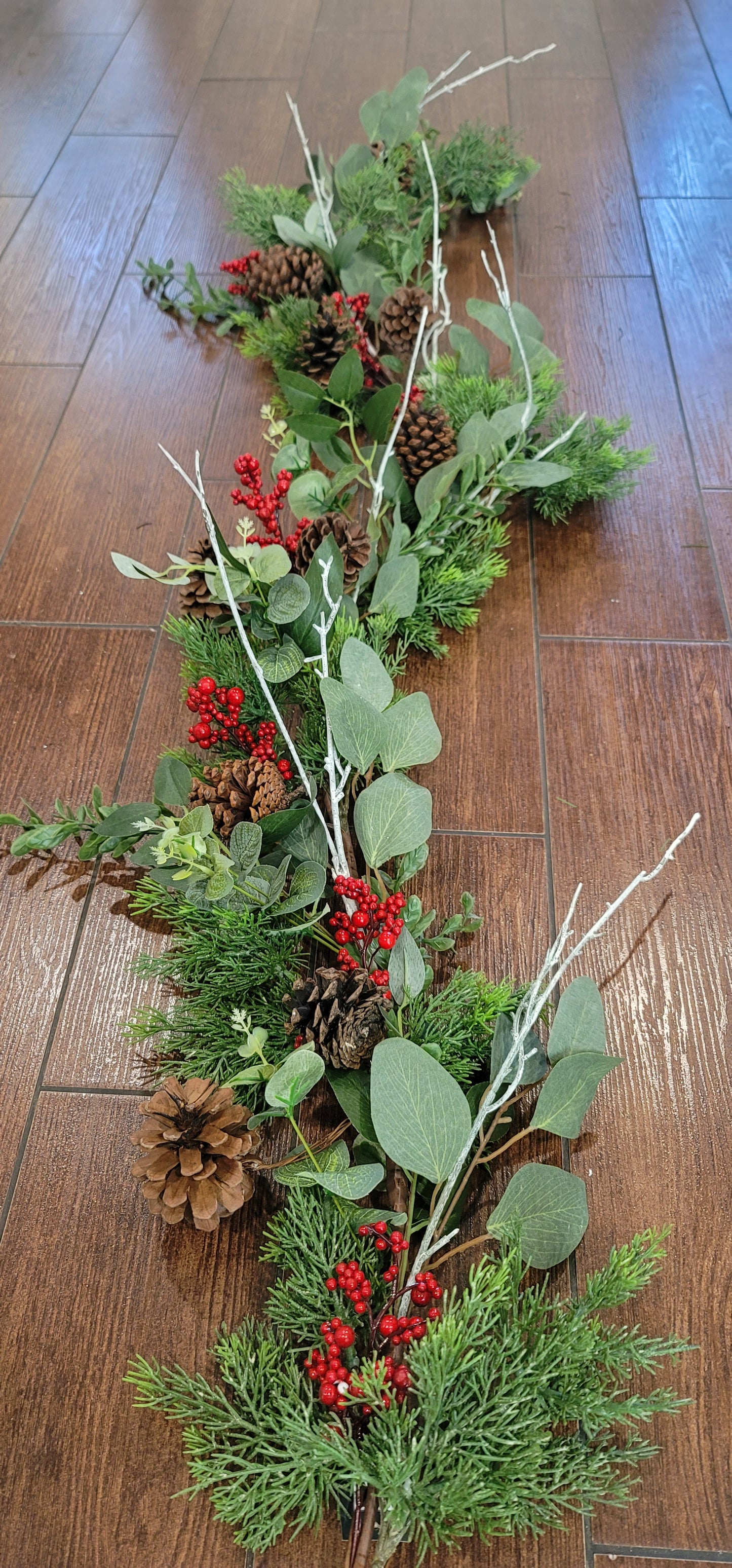 Pine/Berry Garland